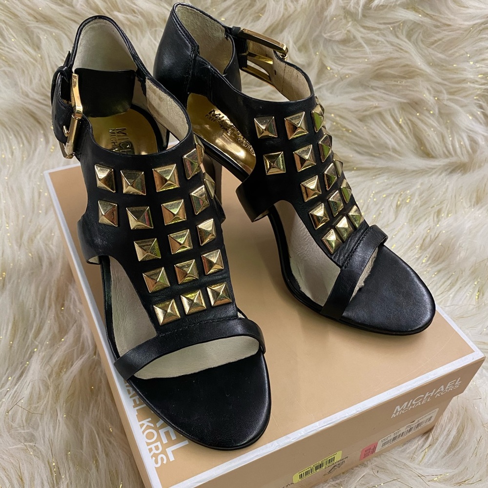 Women’s Michael Kors heeled sandal size 7.5